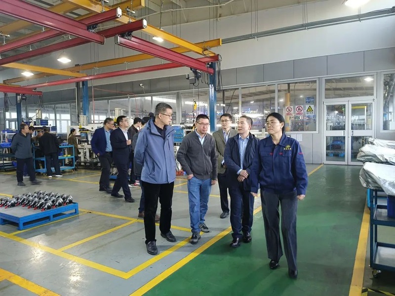 青島力克川液壓機械有限公司協(xié)辦國家標準審查會議在青島勝利召開！5.jpg